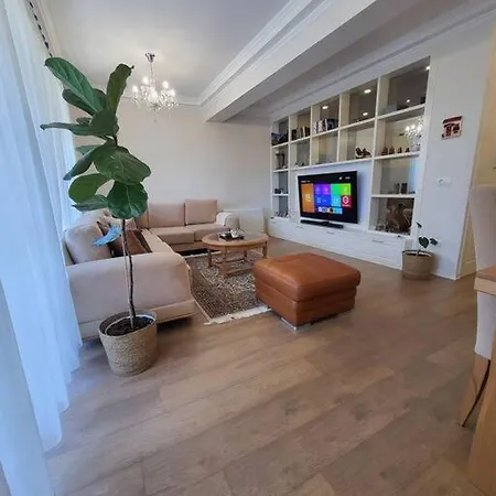 House Apartment *