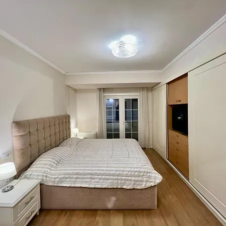 Daire House *