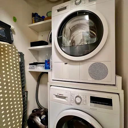 House * تيرانا